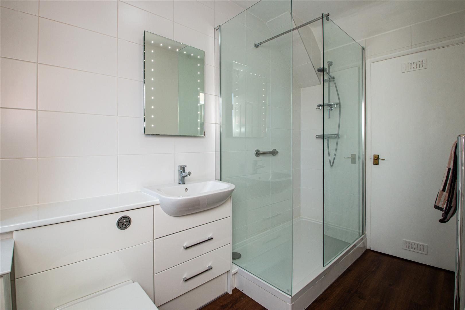 1 bed property in Caraway Close, Walnut Tree